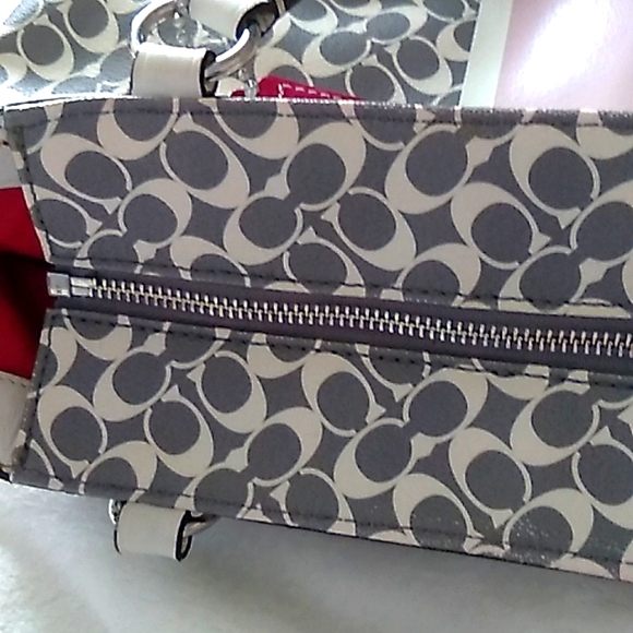 HOST PICK! VTG Coach leather bag in gray/pink/cream with cherry red lining - Picture 9 of 9